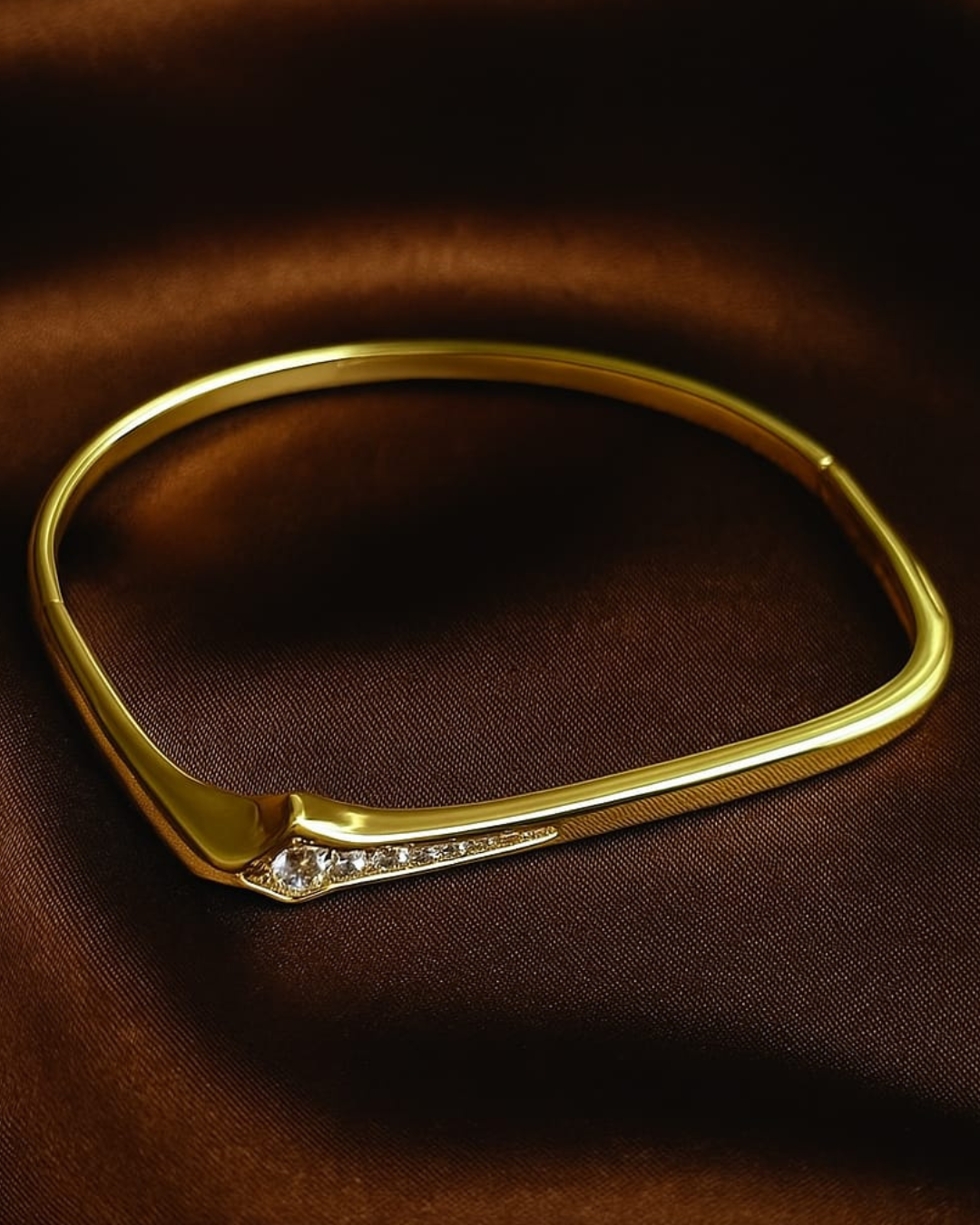 Elegant Gold-Plated Bangle Bracelet for Women - Image 3