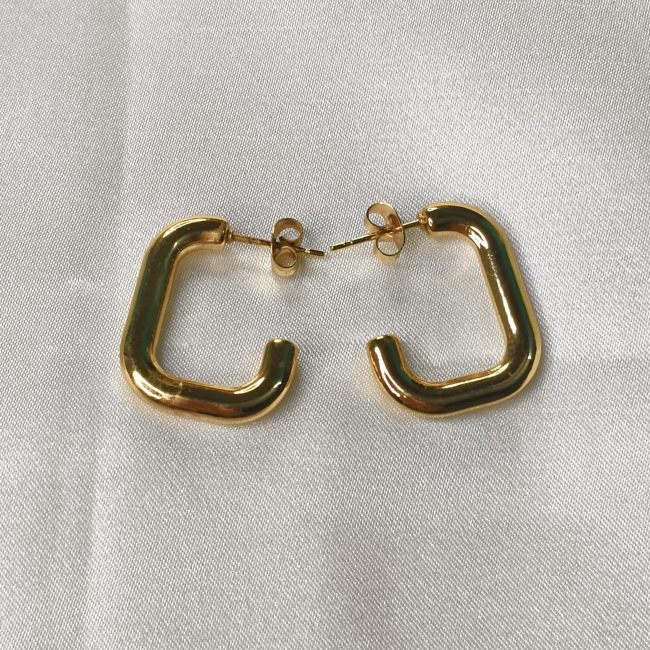 Gold Rectangular Hoop Earrings – Minimalist Chunky Geometric Stud Hoops - Image 2